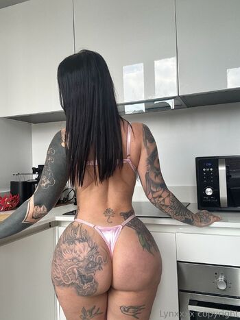 Lyn Believ / lynxxx2000 nude photo #10