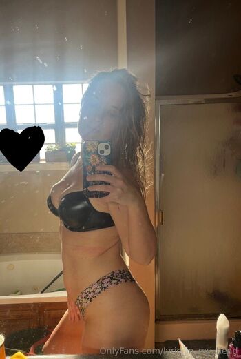 Lyri / lyric_in_my_head nude photo #12