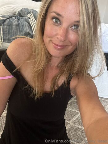 Lyri / lyric_in_my_head nude photo #14