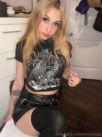 Lyric Yun / lyricyung1 nude photo #8