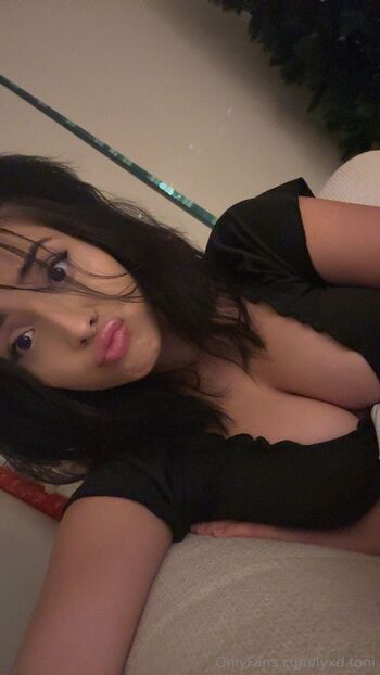 Sky / lyxd.toni nude photo #8