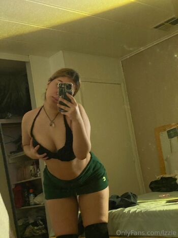 izzi / lzzle / luvfrut nude photo #34