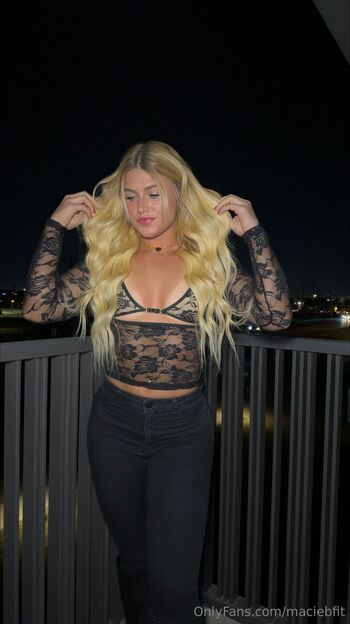 Maci / maciebfit nude photo #8
