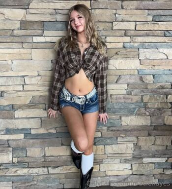 Macie / maciehayes nude photo #6