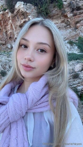 Macie / maciehayes nude photo #19