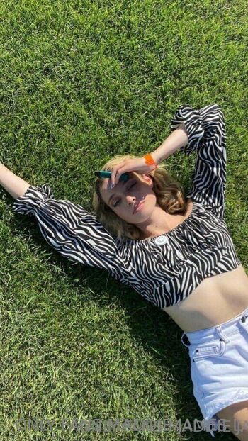 Maddie Little / maddiejamesl nude photo #7