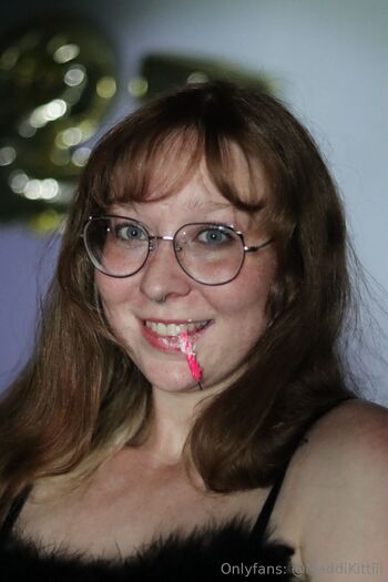 MaddiKitt / maddikitti nude photo #14