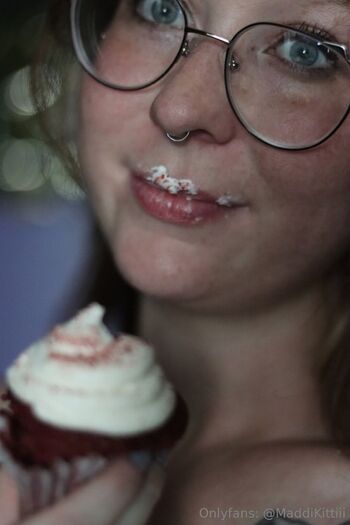 MaddiKitt / maddikitti nude photo #16