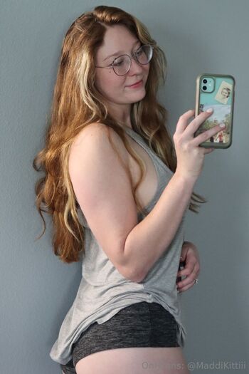 MaddiKitt / maddikitti nude photo #20