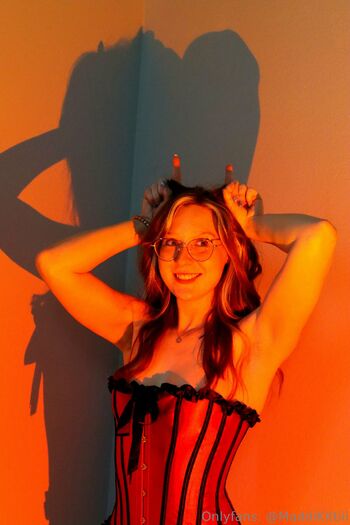 MaddiKitt / maddikitti nude photo #22