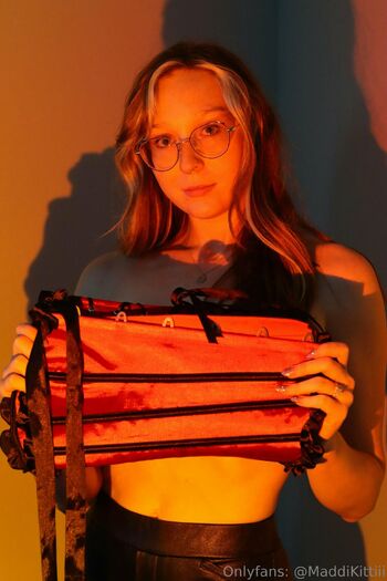 MaddiKitt / maddikitti nude photo #29