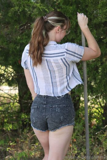 MaddiKitt / maddikitti nude photo #35