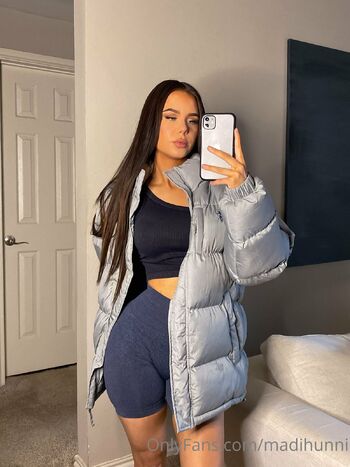 Mad / madihunni nude photo #7