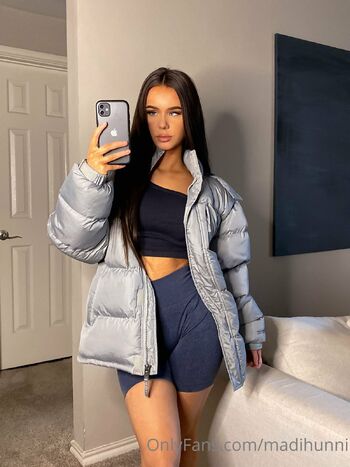 Mad / madihunni nude photo #8