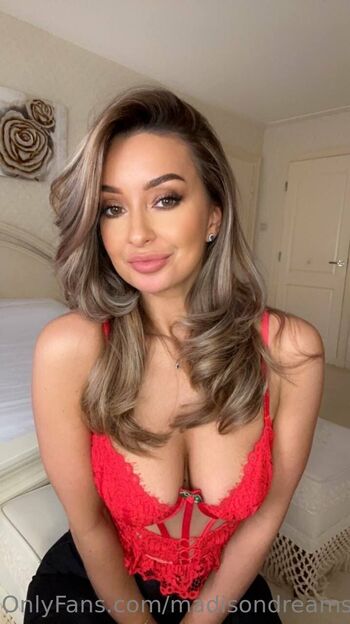 OnlyFans / madisondreams nude photo #6