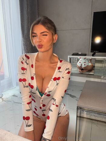 Madzi / madzialos / madzialoskot / madzia.loskot / ofmadzia nude photo #29