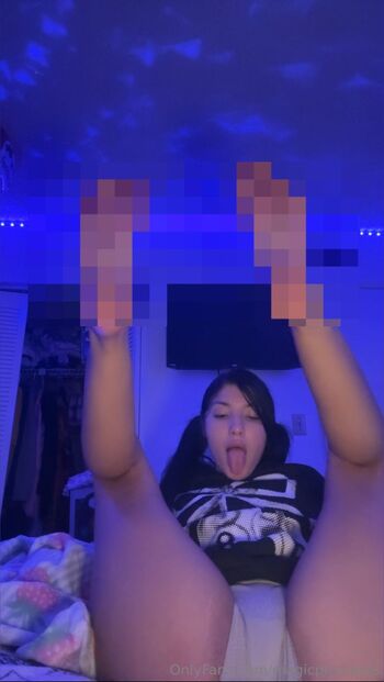 OnlyFans / magicprincesss nude photo #9