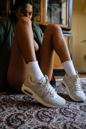 Mai / maiaserena1 nude photo #13