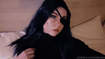 Iyl / maideniyla nude photo #1