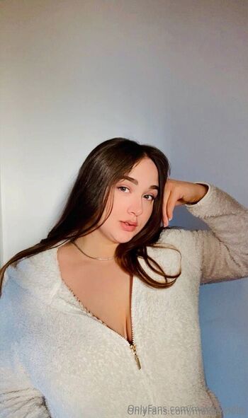 Nelli / makea.pulla nude photo #12