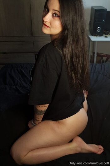 M / malovescott nude photo #22