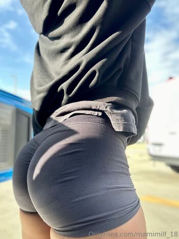 Natty / mamimilf_18 nude photo #2