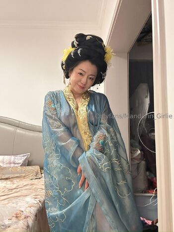 Mandarin Gir / mandarin_girlie nude photo #13