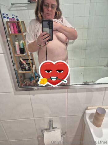 Manza aroura / manza101free / manzab101 / amanda68524352 nude photo #4