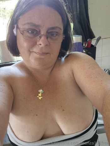 Manza aroura / manza101free / manzab101 / amanda68524352 nude photo #31