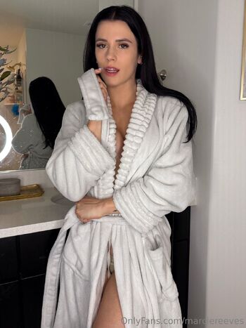 Marcie Reeve / marciereeves nude photo #14