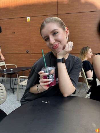 Maria / maria.marry nude photo #2