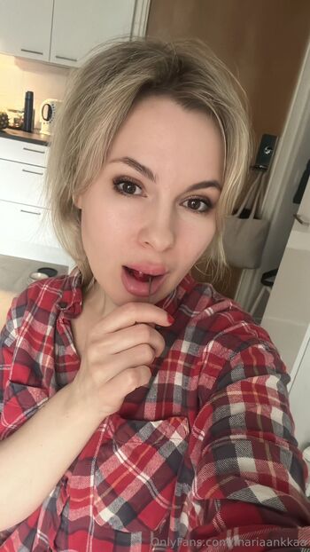 Mari / mariaankkaa nude photo #30