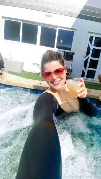 Mariana Battistin / marianabatt nude photo #6