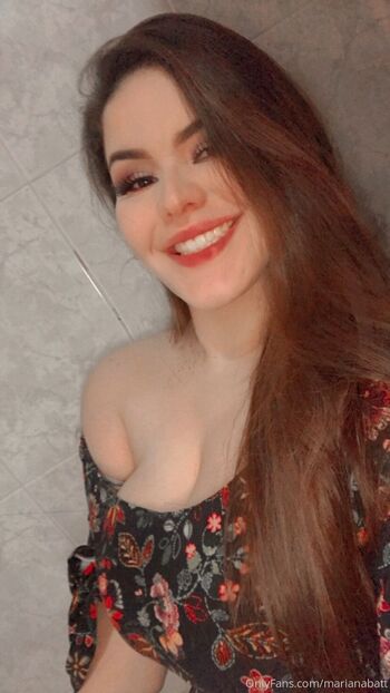 Mariana Battistin / marianabatt nude photo #7