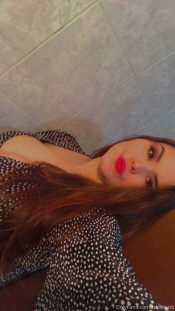 Mariana Battistin / marianabatt nude photo #10