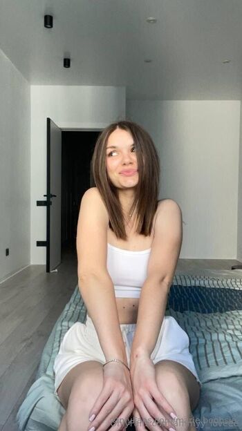 Mari / marie.boobsie nude photo #34