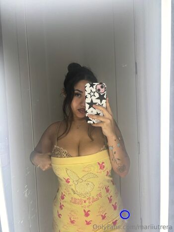 mari / mariiutrera nude photo #2