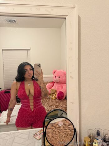 mari / mariiutrera nude photo #26