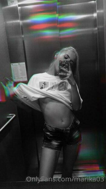 Marik / marika03 nude photo #5