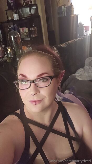 Autumn Hop / martyrized nude photo #1