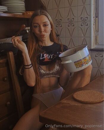 Mary Popiens / mary_popiense nude photo #29