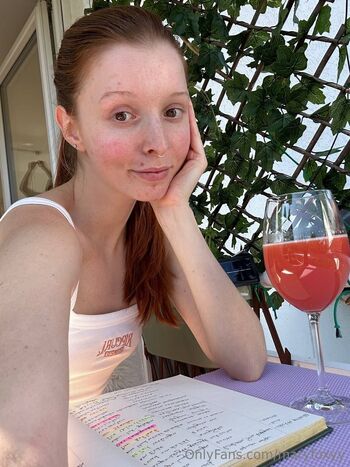 Mary Foxy redhead / maryfoxyy / red_fooxyyy_ nude photo #3