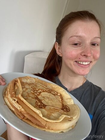 Mary Foxy redhead / maryfoxyy / red_fooxyyy_ nude photo #6