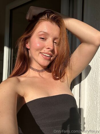 Mary Foxy redhead / maryfoxyy / red_fooxyyy_ nude photo #10