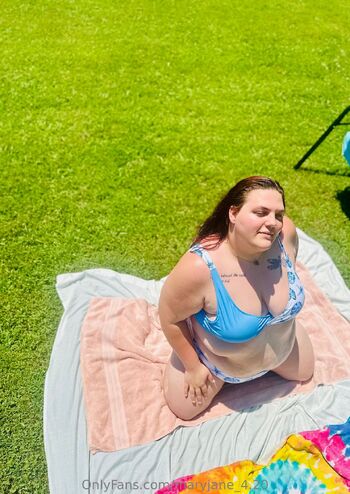 MaryJan / maryjane_4.20 / blazzin_princess / bbwbabe_420 nude photo #4