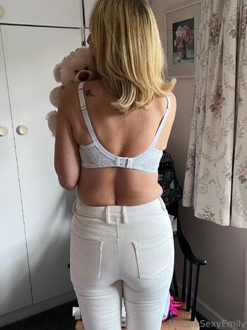 Emily Regen / maturesexyemily nude photo #1