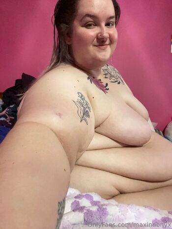 Maxine Ony / maxineonyx nude photo #2