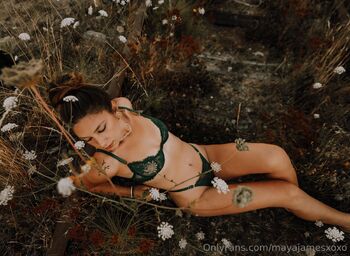 Maya Jame / mayajamesxoxo nude photo #2