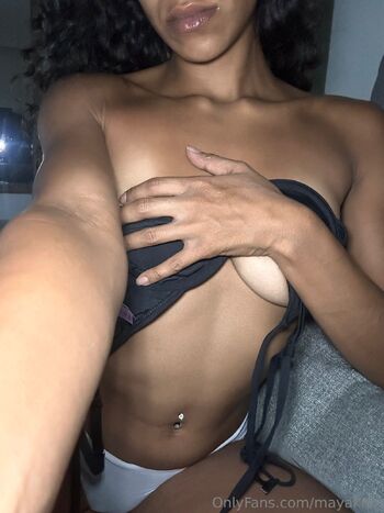 May / mayaknix nude photo #1