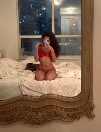 May / mayaknix nude photo #4